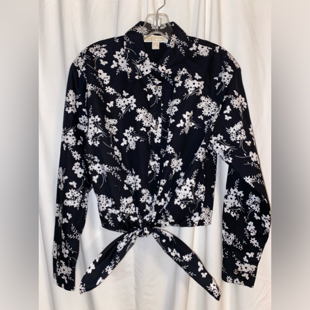 MICHAEL Michael Kors Black White Floral Print Silver Button L/S Tie Blouse Sz S